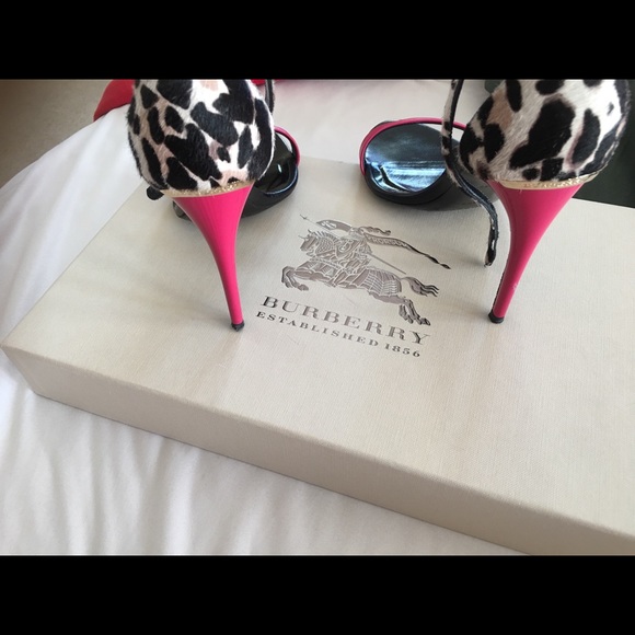 Animal Print BURBERRY Heels 👠 - Picture 4 of 8